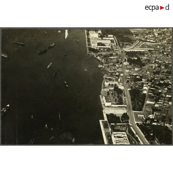 Les Bords du Bosphore. [légende d'origine]