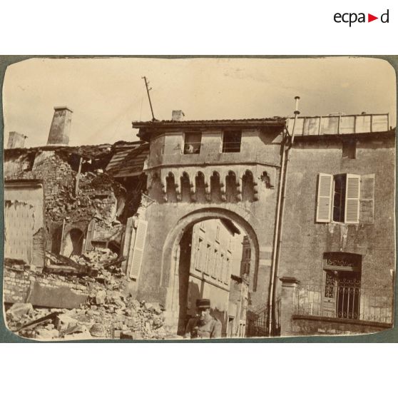 Une porte de Verdun. [légende d'origine]