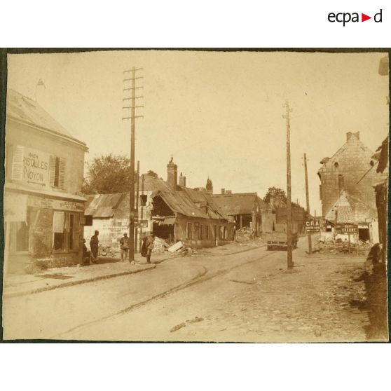 Le carrefour de Guiscard (Sept 1918). [légende d'origine]