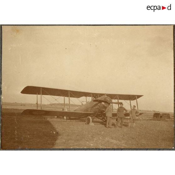 L'appareil de mon baptême de l'air. [légende d'origine]