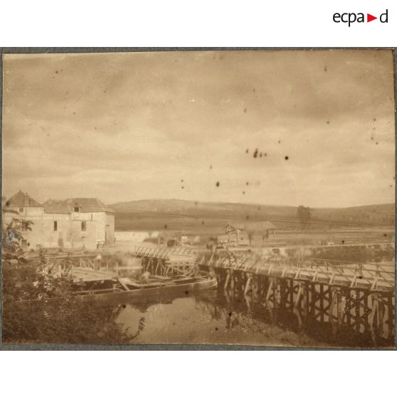 Pont jeté sur la Marne en  2 [?]. [légende d'origine]