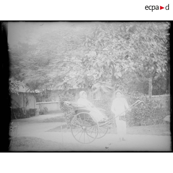 [La promenade en pousse-pousse].<br>