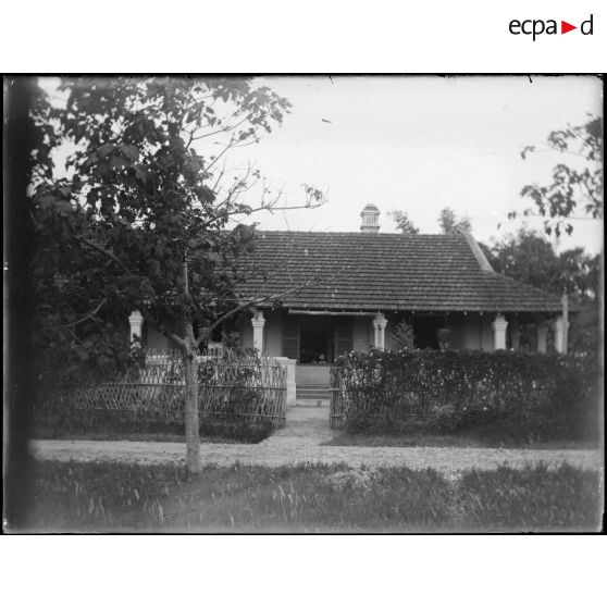 [Une maison coloniale].<br>