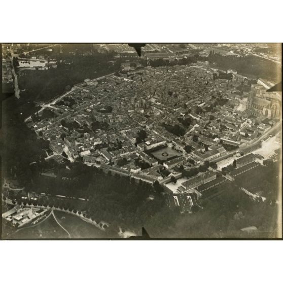 Toul, vue générale. Lieutenant Luc en juillet [1915]. [légende d'origine]