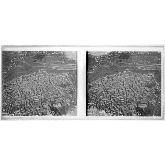 [Photographie aérienne de la ville de Toul].