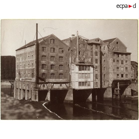 [Meaux, les moulins sur la Marne].
