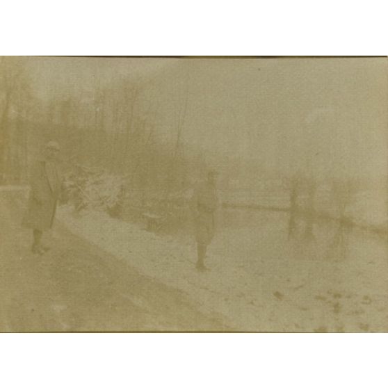 Au loin Saint Pierre-les-Bitry. Mars 1916. [légende d'origine]