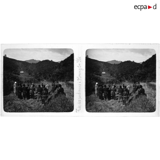 Tirs des partisans à Hoang Su Phi. [légende d'origine]<br>