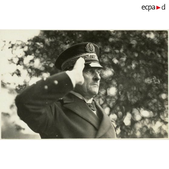 L'amiral Herr, commandant supérieur des forces navales françaises en Extrême-Orient. [légende d'origine]