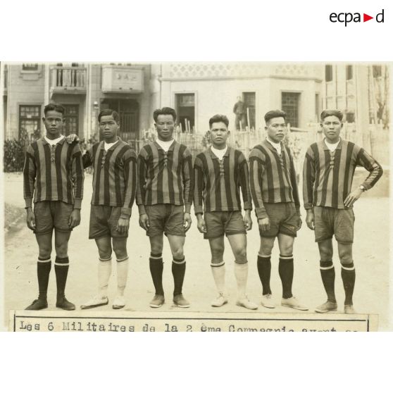Les 6 militaires de la 2e compagnie ayant accompli les meilleures performances sportives au cours du 1er trimestre 1931. [légende d'origine]<br>