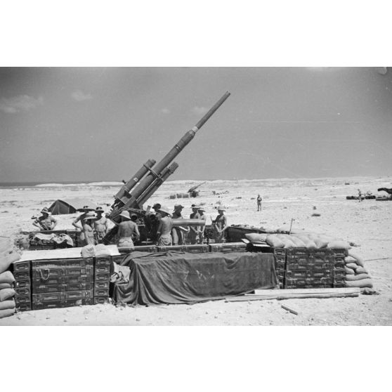 A proximité ou à Marsa Matruh, une batterie de DCA de 8,8 cm FlaK 36 L/56.