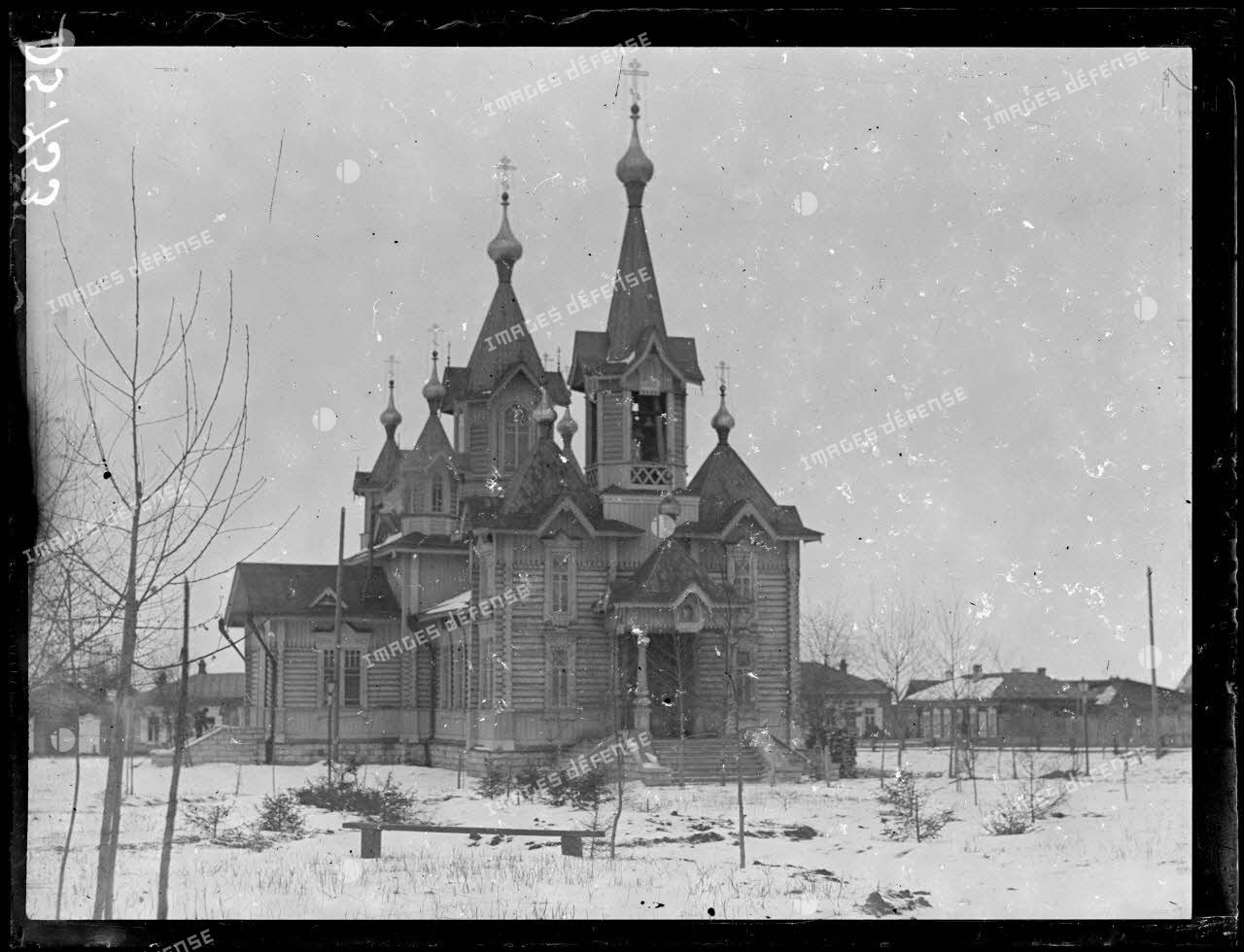 Sibérie. Eglise russe région Baïkal. [légende d'origine]