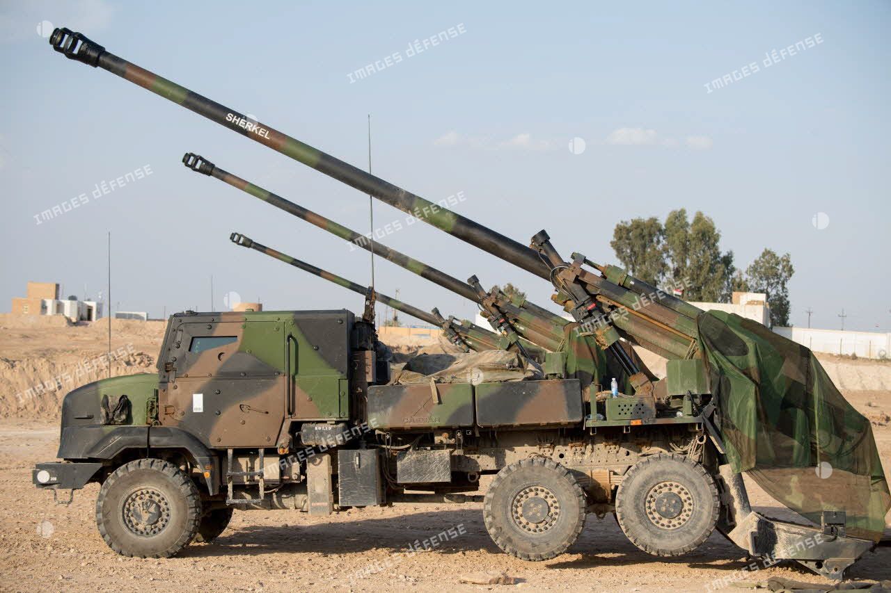 Emplacement de la batterie de camions équipé d'un système d'artillerie (CAESAR) du 3e régiment d'artillerie de Marine (3e RAMa) à Al-Qaïm.