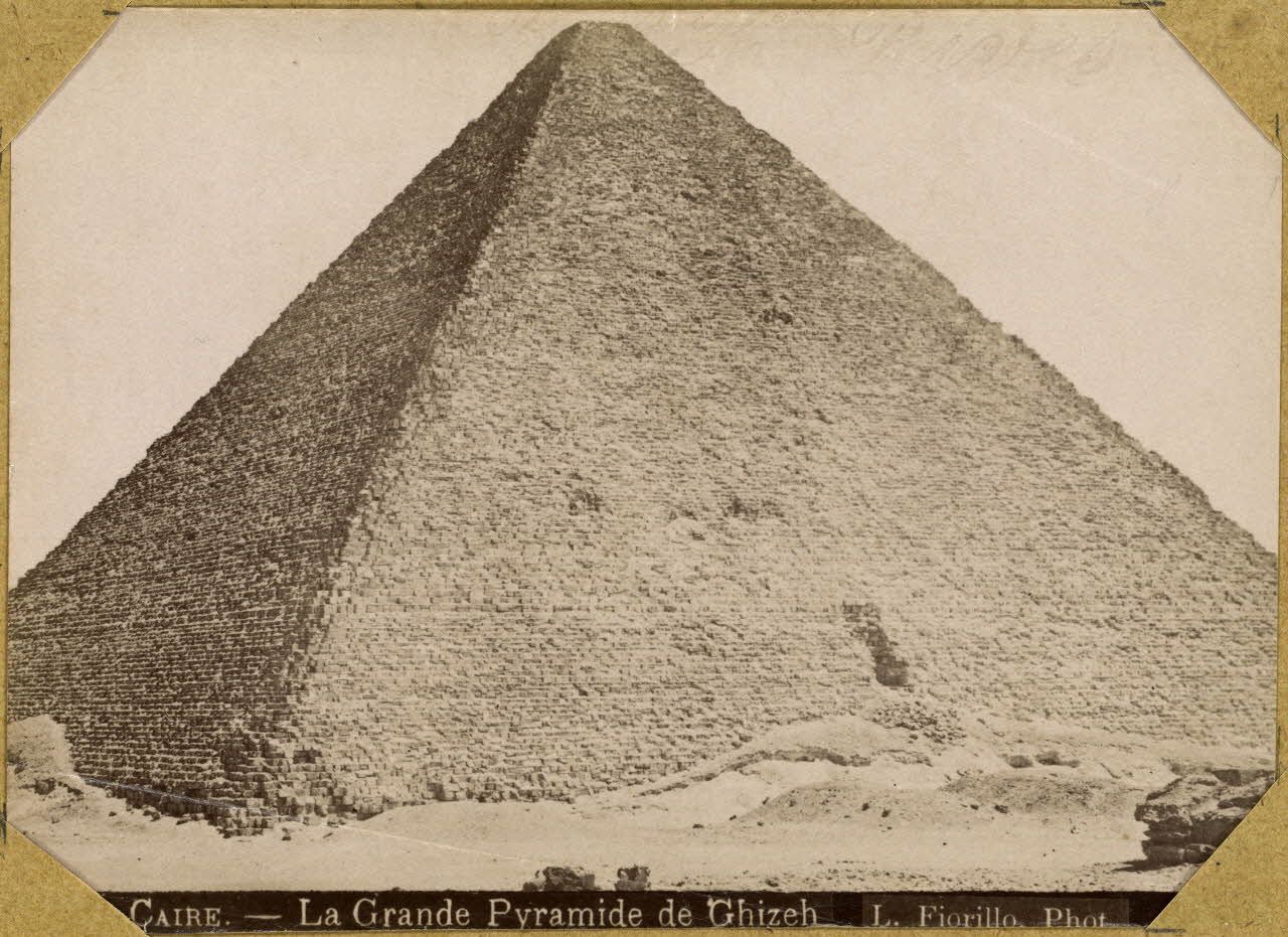 Le Caire. - La Grande Pyramide de Ghizeh. [légende d'origine]