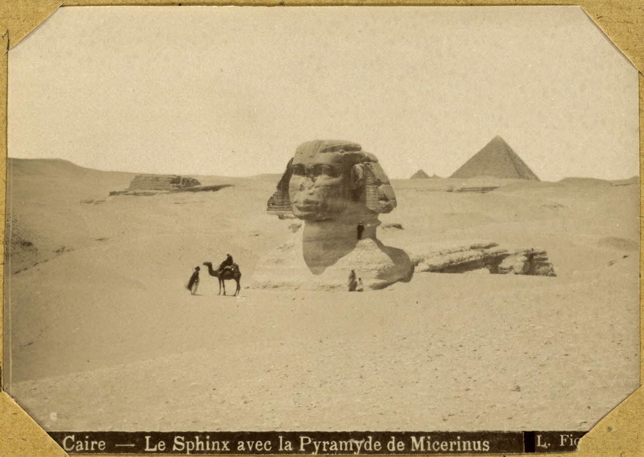 Le Caire - Le Sphinx avec la Pyramyde de Micerinus. [légende d'origine]
