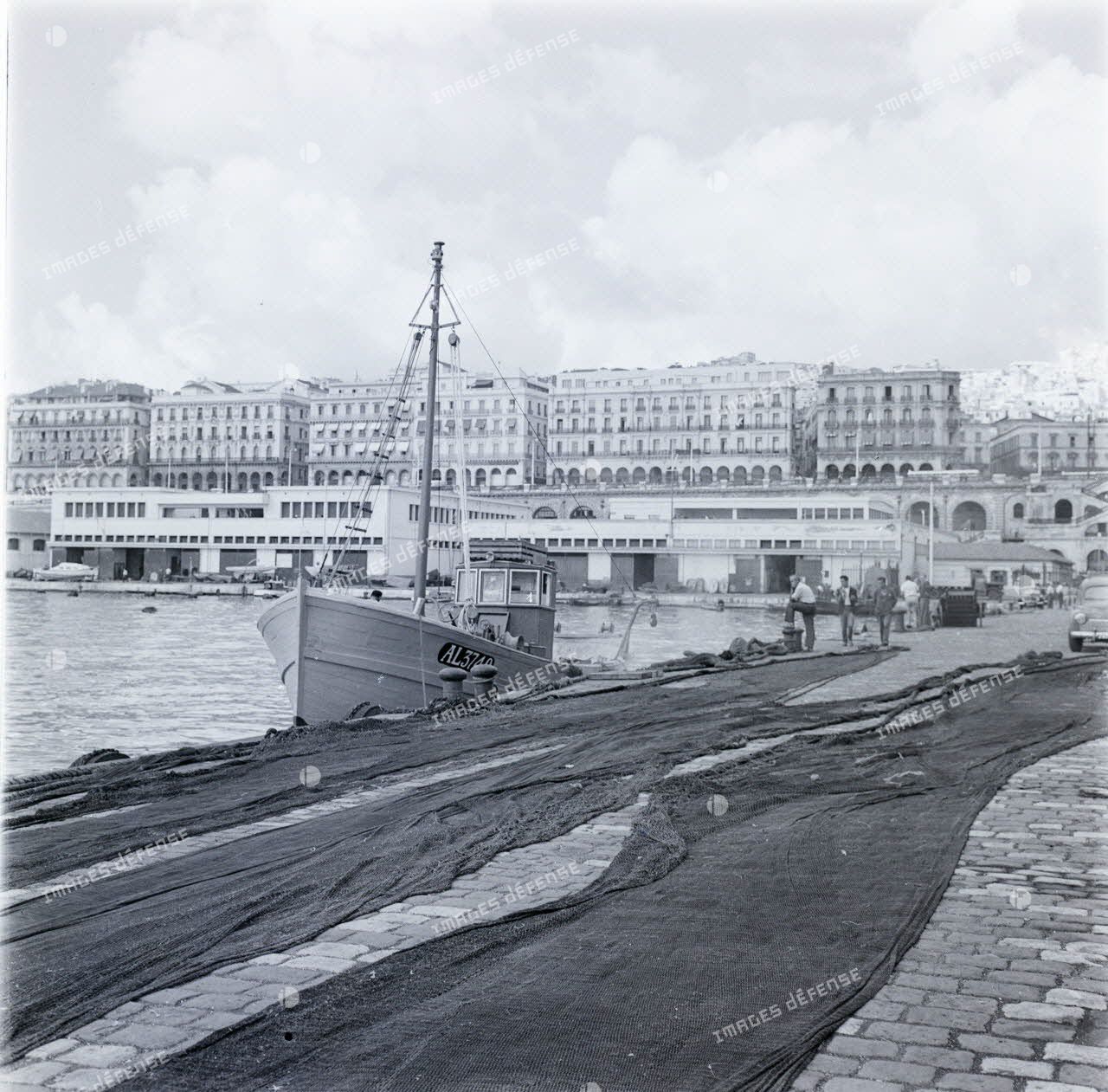 [Le port d'Alger, 1954-1962.]