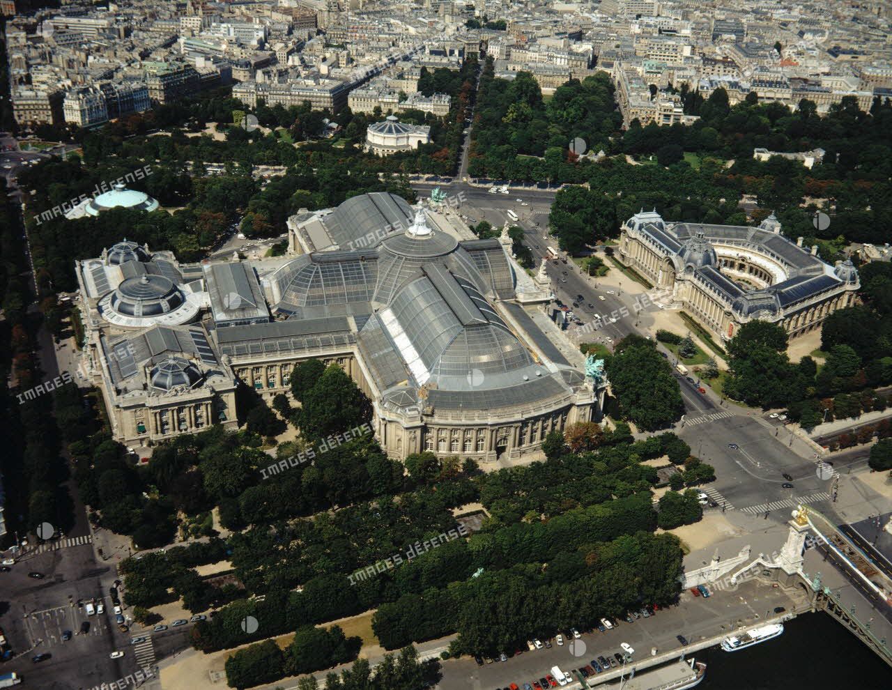 Paris 8e. Le Grand Palais et le Petit Palais.