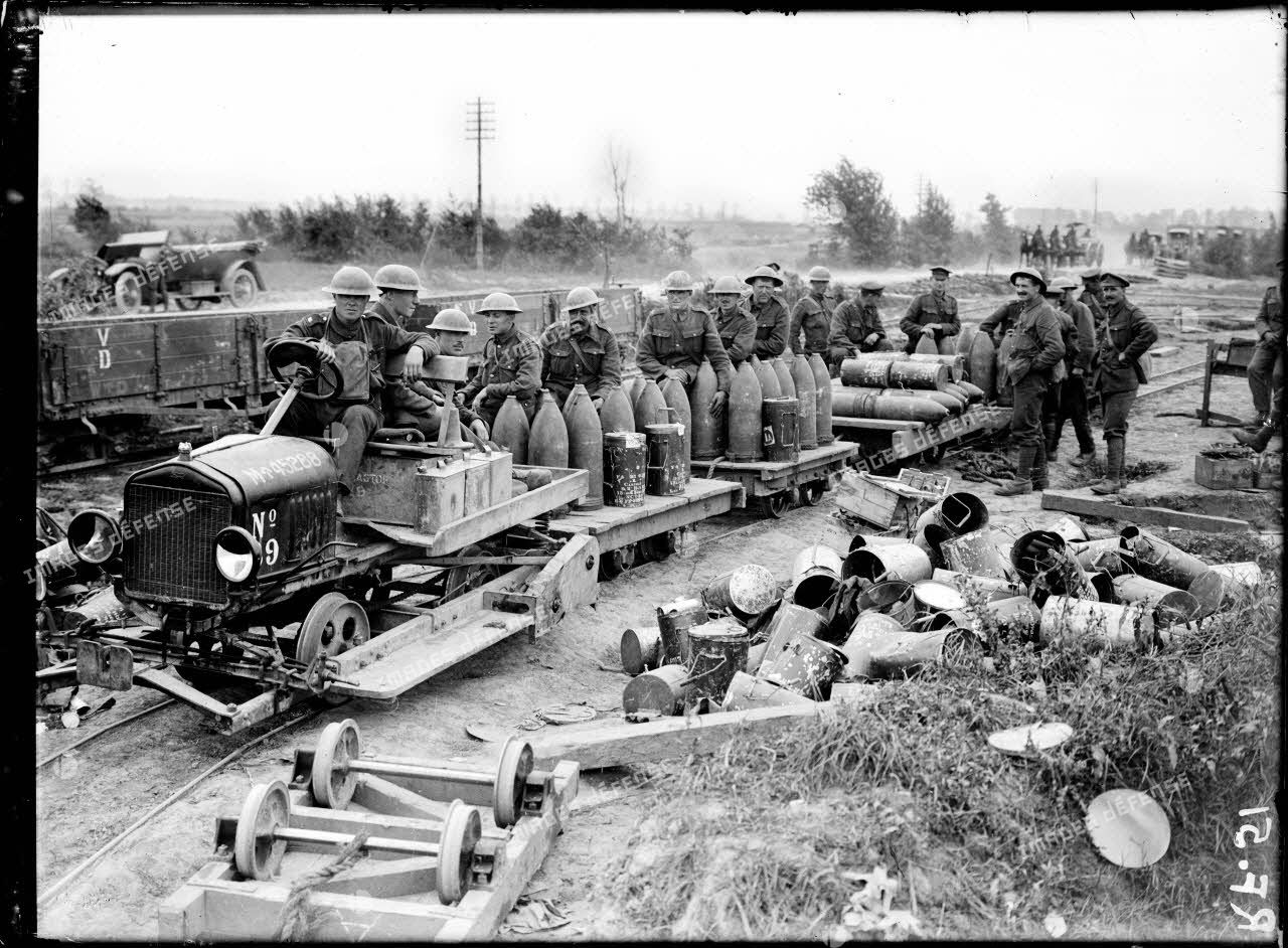 The Battle of Flanders, British ammunition being taken up to the guns over ground newly captured. [légende d'origine]