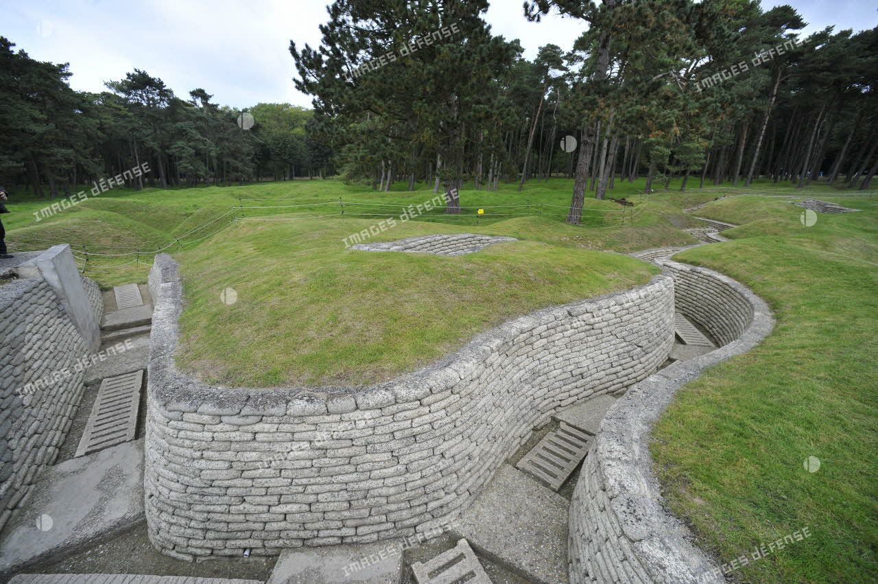 Tranchées restaurées du mémorial de Vimy.