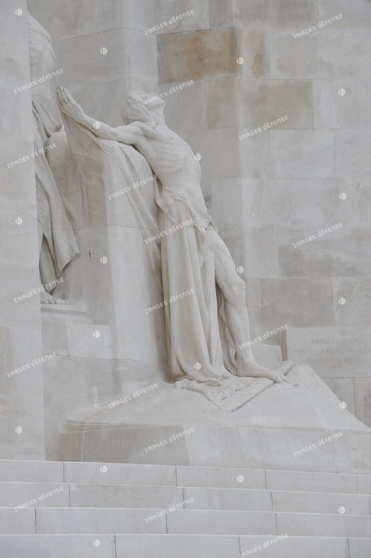 Statue du mémorial national canadien de Vimy.