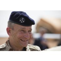 Portrait du général Pierre de Villiers à son arrivée à Gao, au Mali.