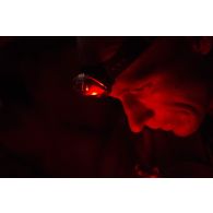 Portrait du lieutenant Clément du 93e régiment d'artillerie de montagne (RAM) sur le pas de tir de Gao, au Mali.