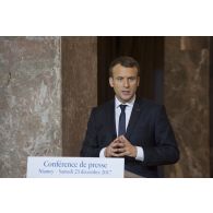 Le Président de la République Emmanuel Macron participe à une conférence de presse au palais présidentiel de Niamey, au Niger.