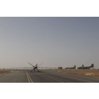 Départ en mission d'un drone MQ-9 Reaper sur la base aérienne de Niamey, au Niger.