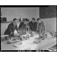Cours technique : construction d'un circuit électrique.