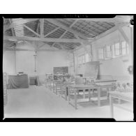 Vue intérieure d'un atelier du centre d'instruction technique (CIT) de Maison Carrée.