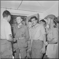 Visite d’un reporter du journal le Bled dans un cantonnement.