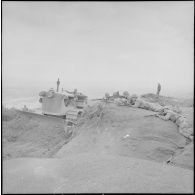 Visite des journalistes après l'opération de Tebessa. [Description en cours]