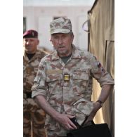 Portrait du général Turk,représentant militaire de la Slovénie, sur le camp Europa.