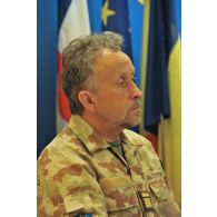 Portrait du général Turk, représentant militaire de la Slovénie à N'Djamena.