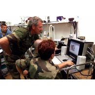 Réunion par visioconférence au GMC (groupement médico-chirurgical).