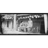 Près de Saint-Léger-aux-Bois, Oise, poste téléphonique à la batterie anglaise. [légende d'origine]