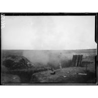 Savigny-sur-Ardres, Marne, essai de canon de tranchée. Tir au canon de 240 mm. [légende d'origine]