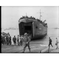 Aménagements de sites après le débarquement.