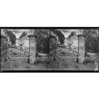 Juvigny, les ruines du château. [légende d'origine]
