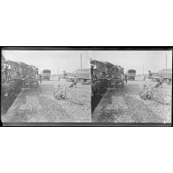 Saint-Gilles (Marne), embarquement d'un Caudron. [légende d’origine]