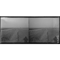 Région de st Quentin (Aisne). Le bombardement des positions de batterie française sur l'épine de Dallon. [légende d'origine]