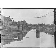 Pont-l'évêque (Oise). Le pont détruit. [légende d'origine]