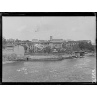 Verdun. Bords de la Meuse. [légende d’origine]