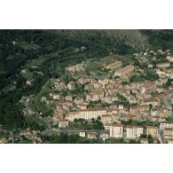 Vue aérienne de la citadelle de Corte en Haute-Corse.