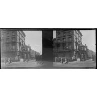 [Scène de rue dans un carrefour londonien].