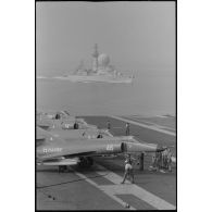 Avions Super-Etendards à bord du porte-avions Foch.