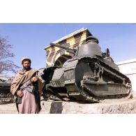 Char Renault FT-17 de la Première guerre mondiale à Kaboul.