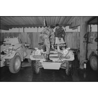 Préparation d'une automitrailleuse britannique Ferret, Beyrouth.