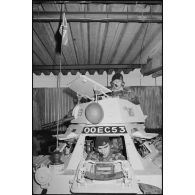 Préparation d'une automitrailleuse britannique Ferret, Beyrouth.