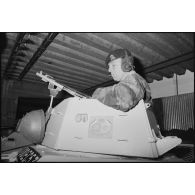 Préparation d'une automitrailleuse britannique Ferret, Beyrouth.